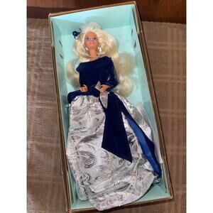 Vintage Barbie Avon Exclusives Winter Velvet #15571 (1995)